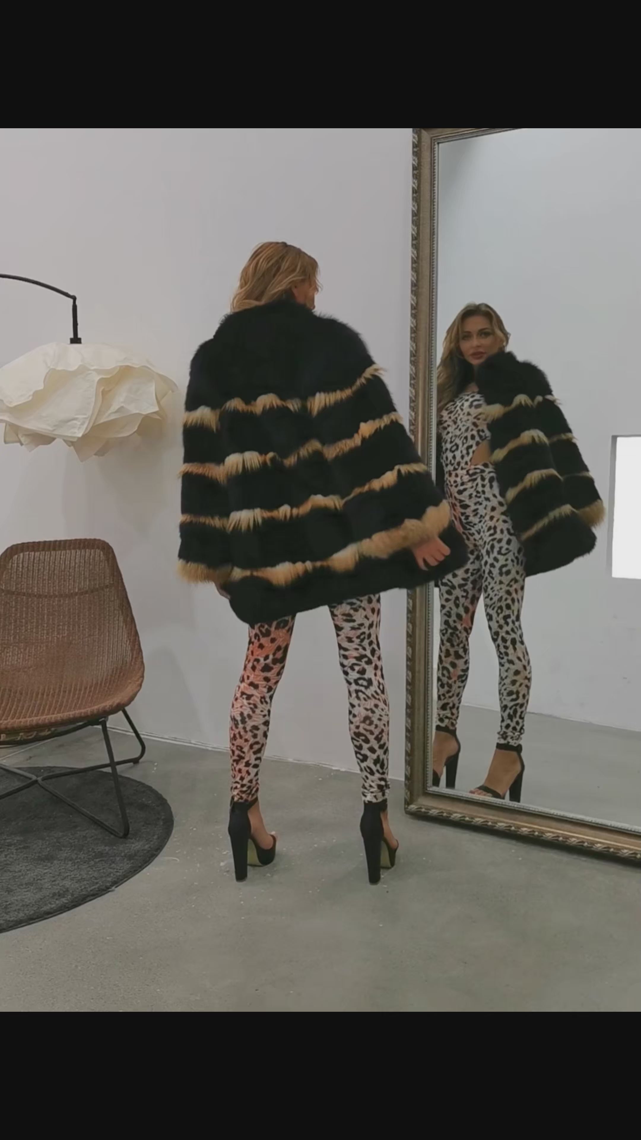 Γυναικείο μακρύ γούνινο παλτό χειμερινό, χοντρό, ζεστό μπουφάν από γούνα αλεπούς