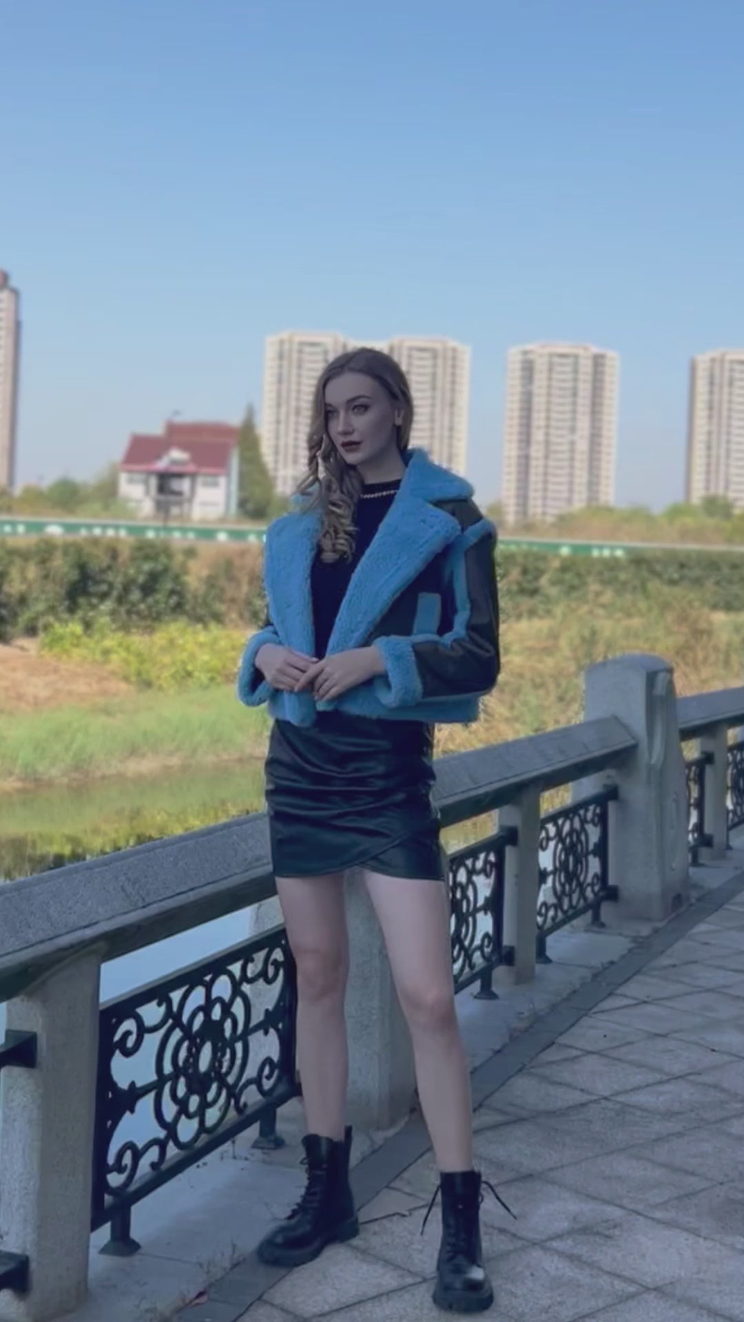 Fashionable Shearling Women's Short Double Breasted Fur Coat
