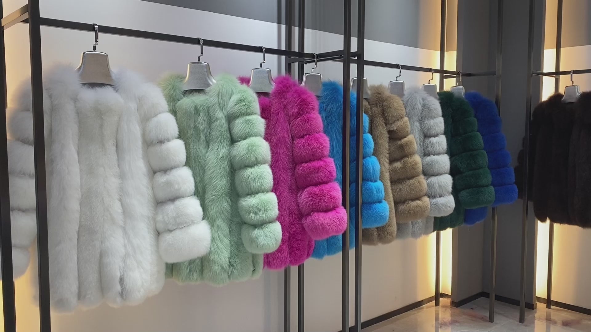 Janefur Wholesale Of High-Quality Women's Vertical Length Fox Fur Jackets In Multiple Colors