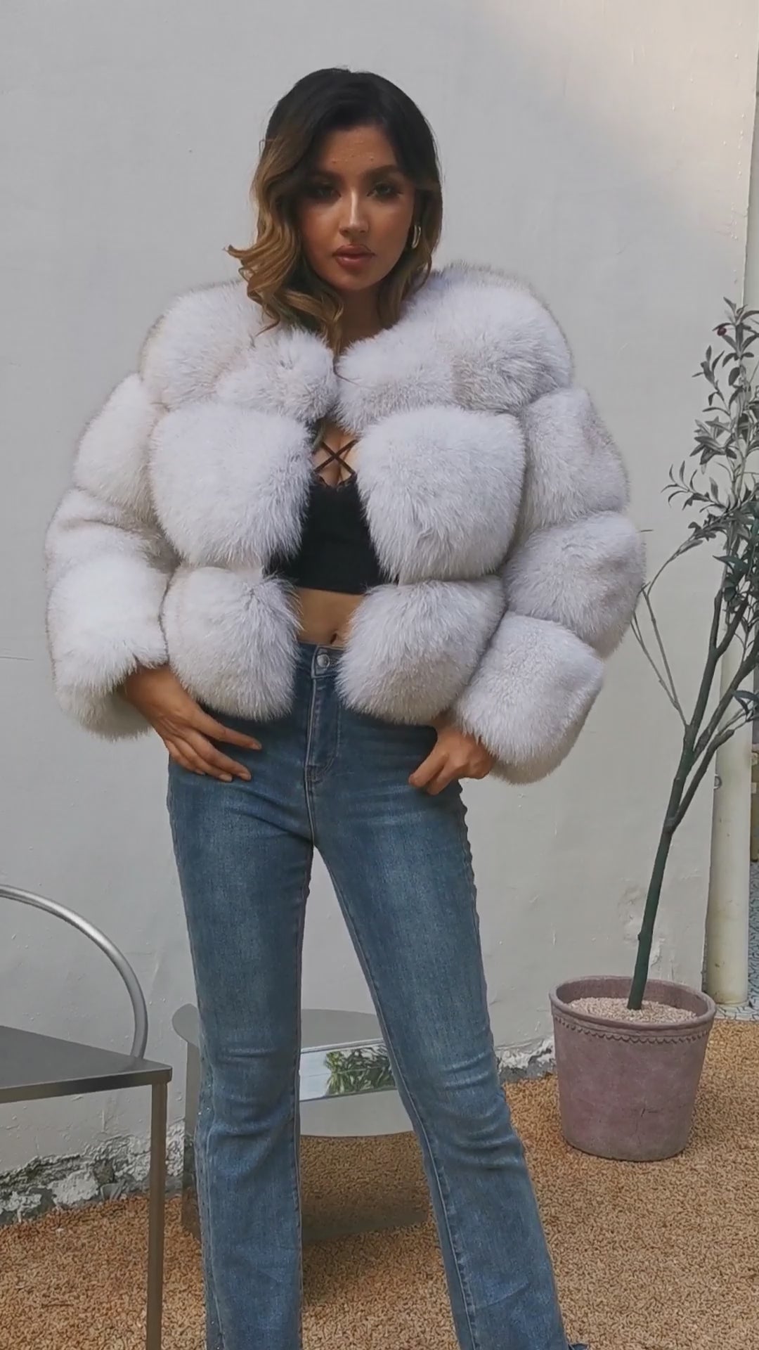 Women's Warm Round Neck Real Fur Blue Fox Short Coat In Winter