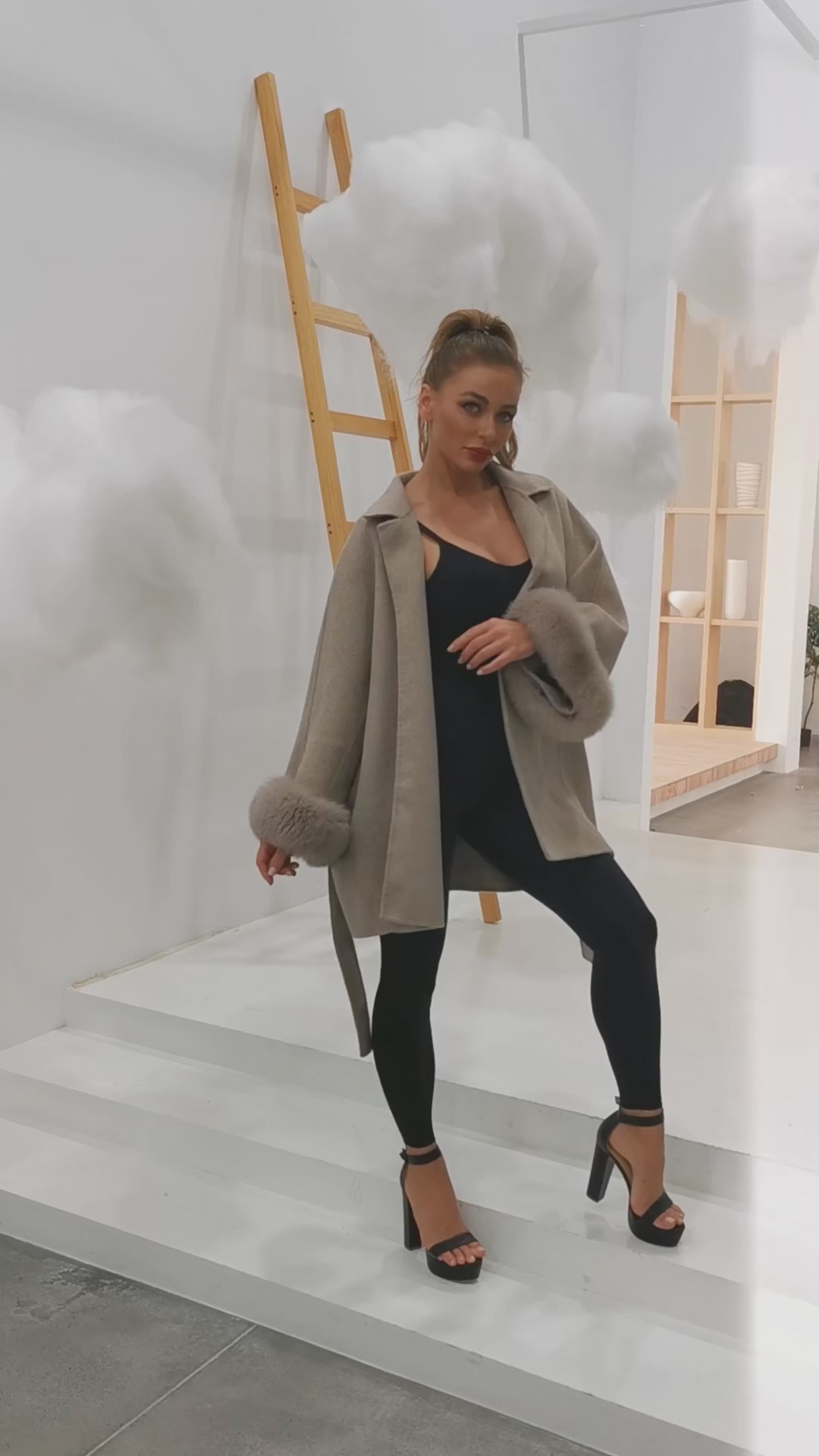 Giacca corta in cashmere da donna, ampia