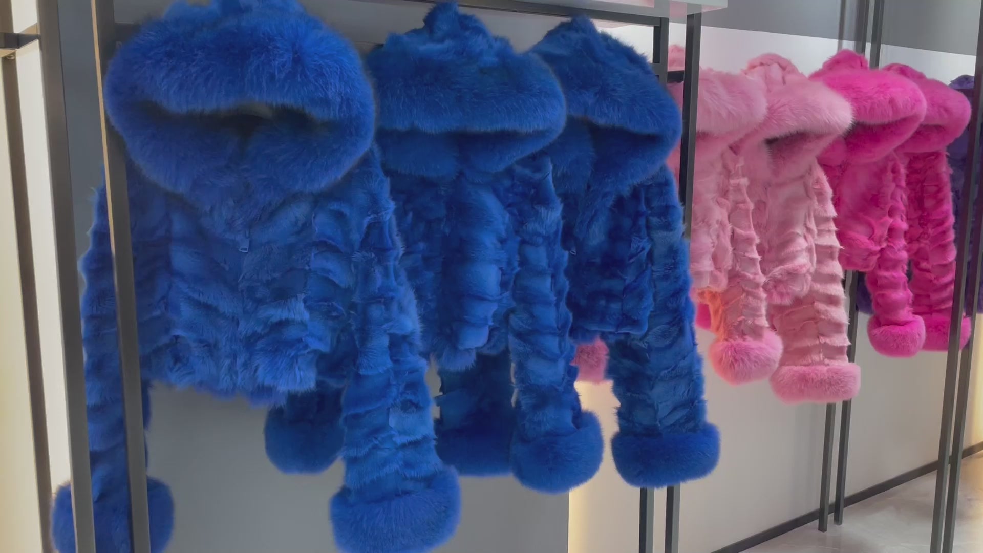 Women's Fox fur coat to B