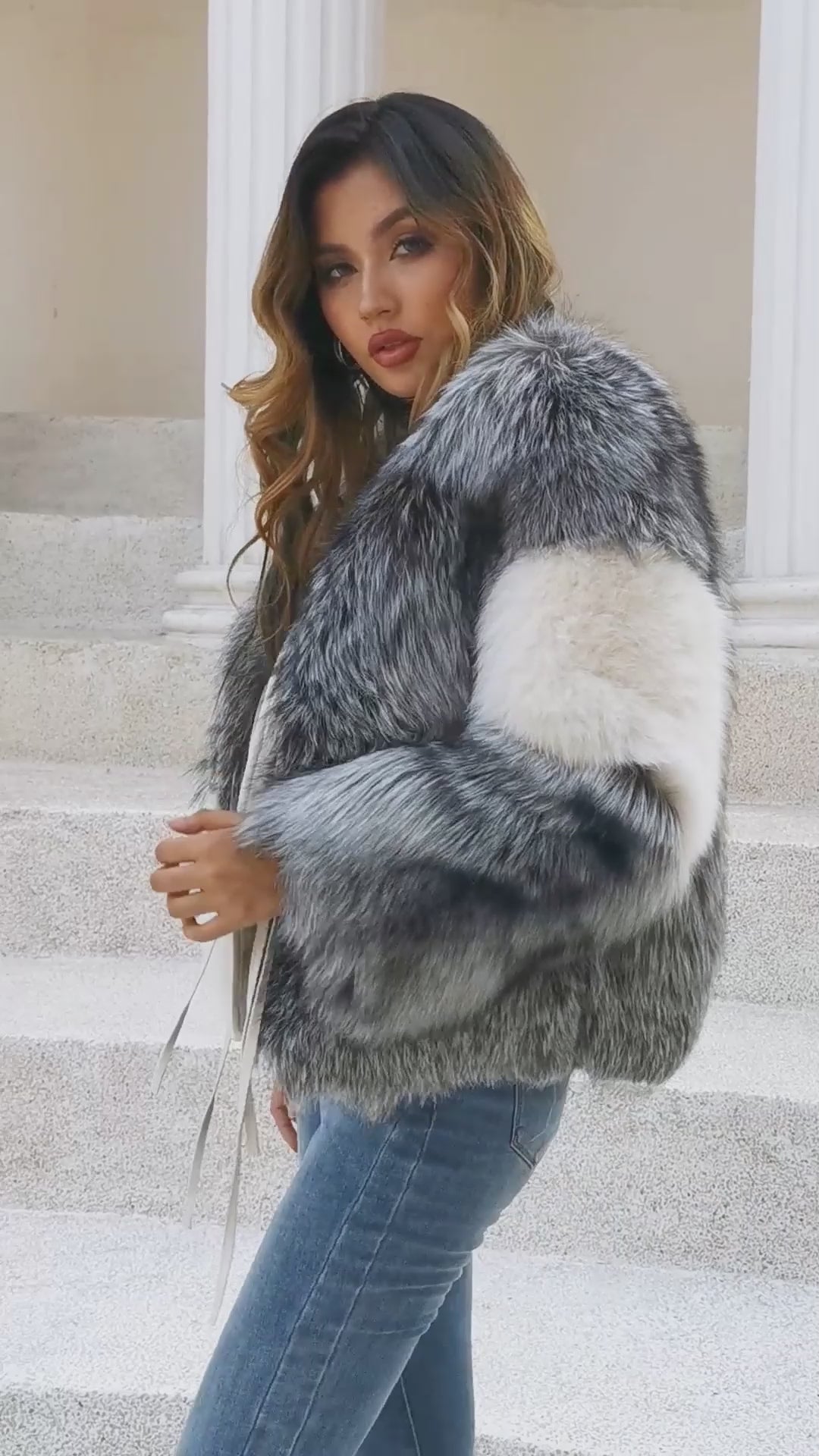 Women's Winter Warm Real Fox Fur Luxury Color Matching Short Coat