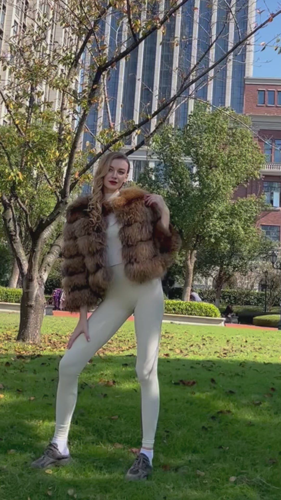 2023 New 5 Section Horizontal Stripe Short Raccoon Fur Coat
